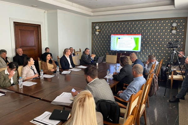 Столичната община ще модернизира уличното осветление в 14 района на София