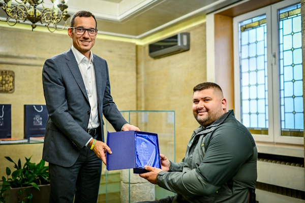 Васил Терзиев отличи световния шампион Ружди Ружди