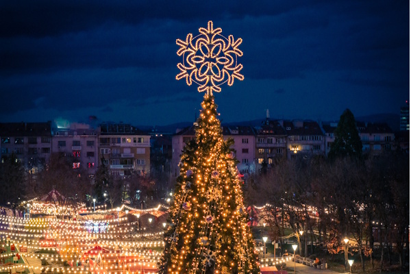 Столична община даде старт на празничния сезон с откриване на Sofia Christmas Fest пред НДК