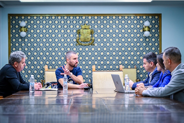 Зам.-кметът на София по транспорт се срещна с протестиращи