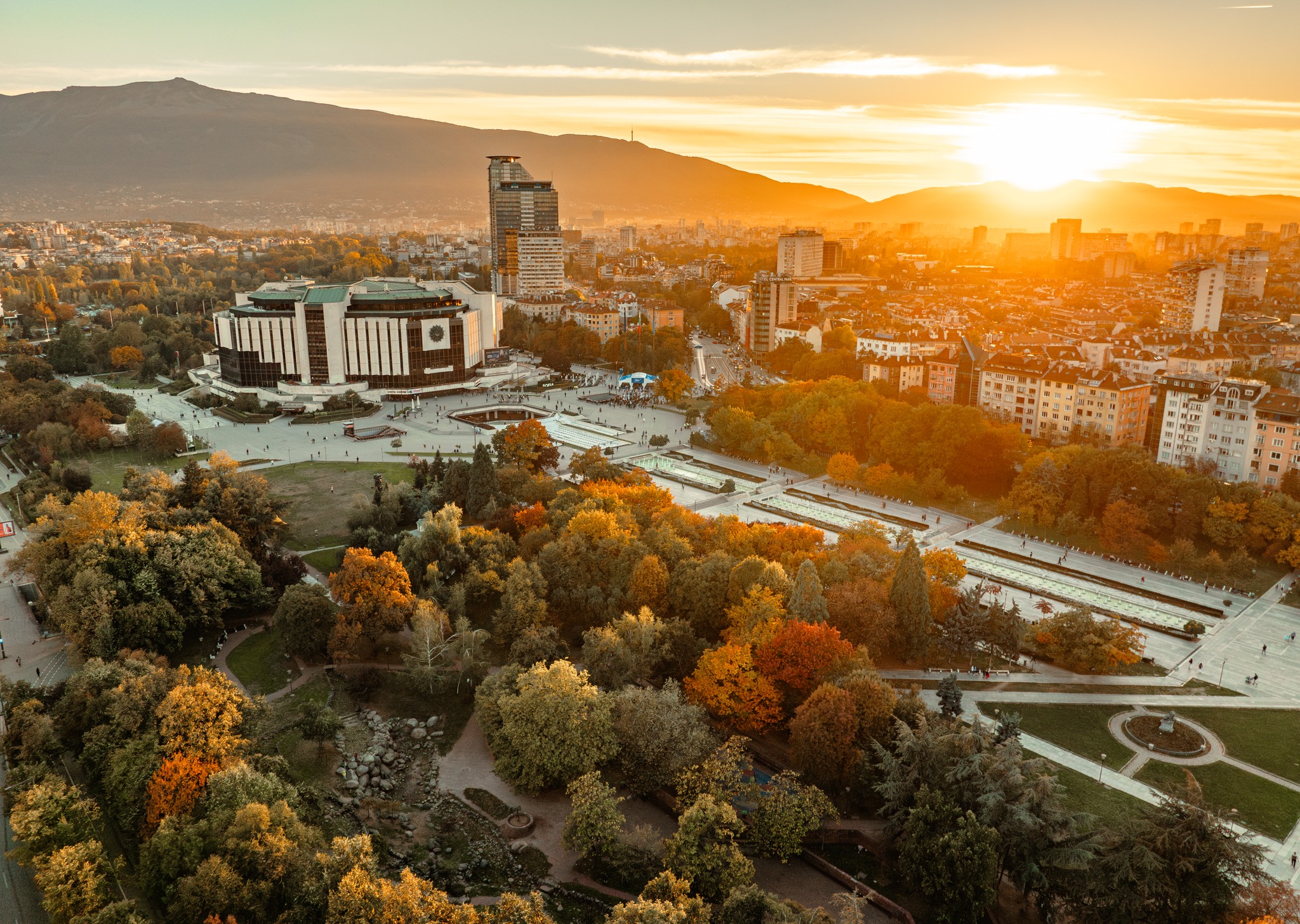Позиция на Столичната община във връзка с коментар на Синдикат „Образование“ по повод отварянето на училищните дворове