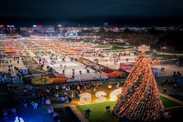 Ледените пързалки в София откриха сезона -  зимно забавление и спорт на открито за малки и големи