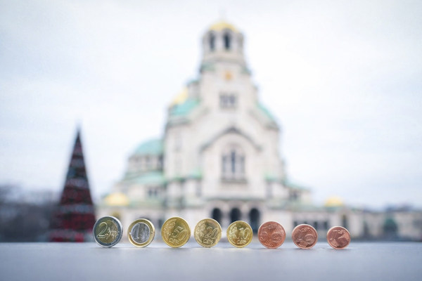 Столична община е готова за еврото: без поскъпване на услуги и с по-ниски цени на градския транспорт