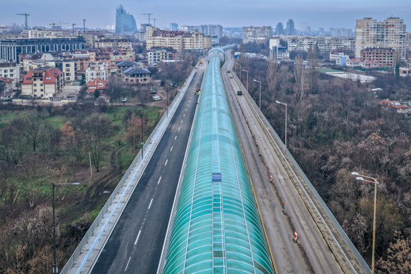 Отварят за движение обновеното пътно платно на моста над р. Въртопо