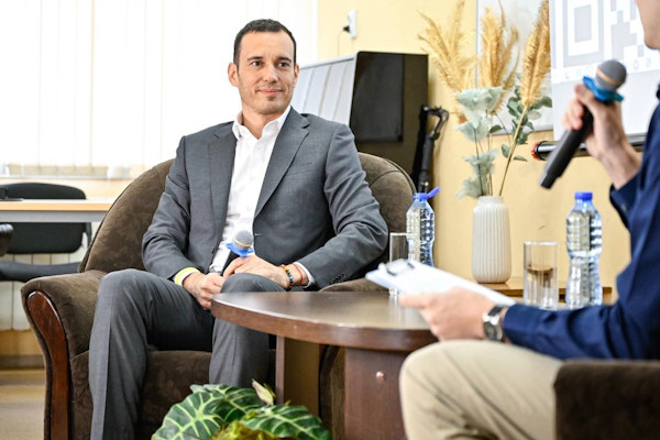 Васил Терзиев: „Има два начина да говориш за промяна. Единият е да търсиш сензация и новини. Другият е да поемеш отговорност.“