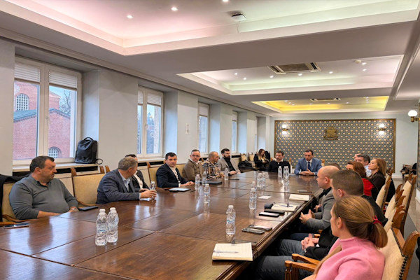 Васил Терзиев обсъди с Камарата на строителите и представители в бранша възможности за реализиране на инициативата „Училището - сърцето на квартала“