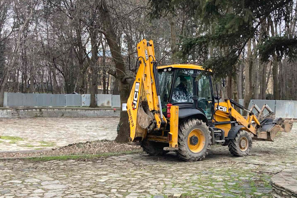 Започва изграждането на изходната площадка за тунелопробивната машина за метрото в парка на Военна академия