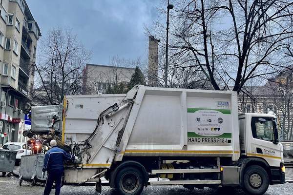Столичната община подписа дългосрочни договори за чистота в 6 района на София