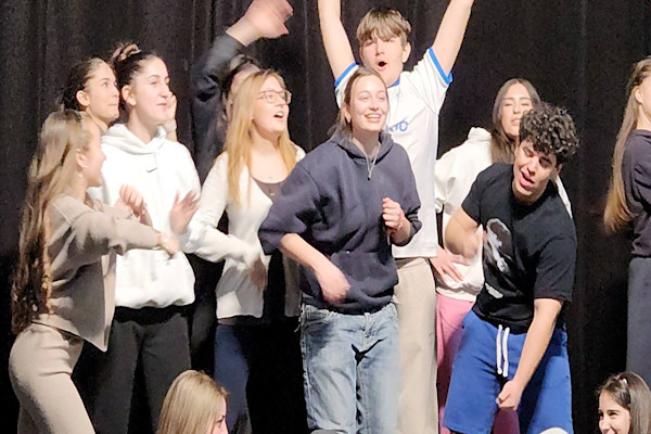 Ученици от район „Средец“ подготвят авторски пърформанс по проекта „Последвай ме в изкуството“