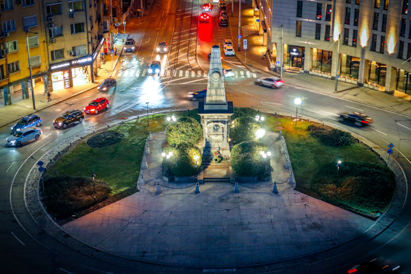 Още една стъпка към по-светла София: Обновено е осветлението при паметника на Васил Левски