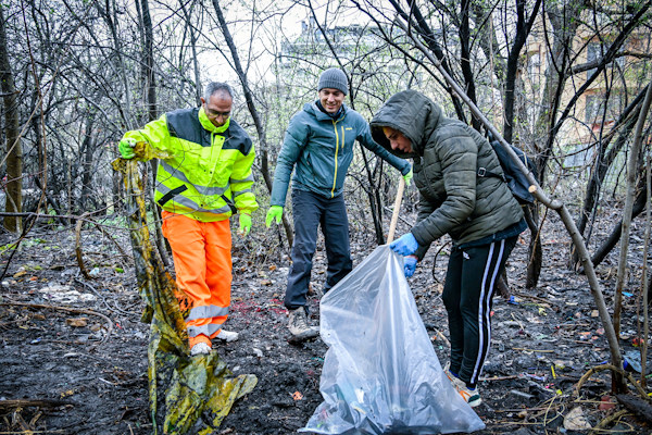 Близо 200 тона отпадъци бяха събрани от над 1000 доброволци в пролетното почистване на София този уикенд