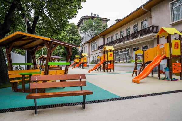 Кметът на София Йорданка Фандъкова посети новоизградения корпус на 119. ДГ „Детска планета“