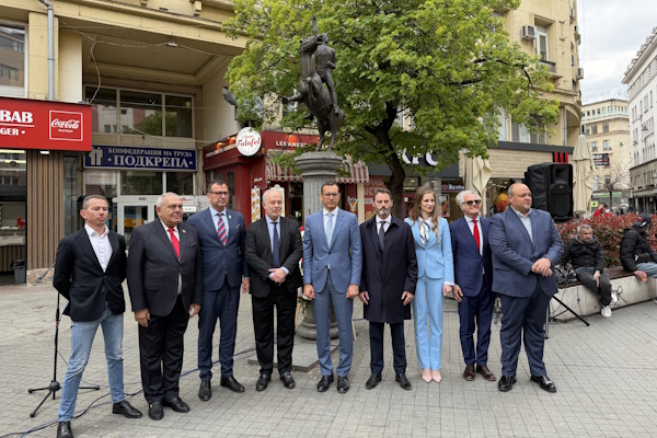 Столичната община, съвместно с Посолството на Италия, възстановиха и почистиха паметника на Джузепе Гарибалди в центъра на София