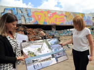 Кметът Фандъкова провери реконструкцията на басейна и физкултурния салон на 30. училище