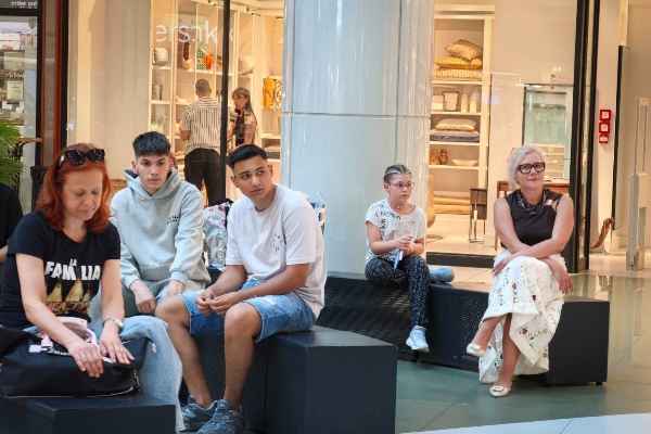 Столичната община осигурява стипендии за висше образование на младежи от социалните институции