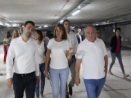 Подземен паркинг на три нива осигурява над 190 места до метростанция „Стадион 