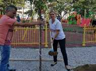 Зам.-кметът Йоана Христова участва в засаждането на 50 дървета в район 