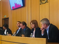 Повече електронни услуги, дигитализация на процесите на управление и обслужване на гражданите и бизнеса