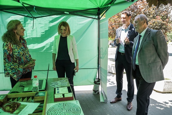 Кметът на София Фандъкова посети изложението на Трудово-производителни кооперации в социалната и солидарна икономика
