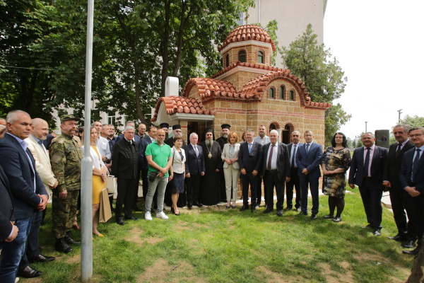 Кметът на София Йорданка Фандъкова присъства на освещаването на параклис „Свети Иван Рилски“