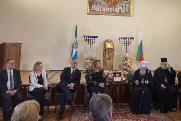 Кметът Фандъкова присъства на удостояването на българския патриарх Неофит с наградата „Проф. Марко Семов”