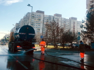 Миене на улици и булеварди започна със затопляне на времето