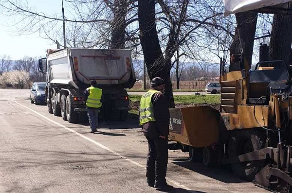 21 екипа извършват текущи улични ремонти в София