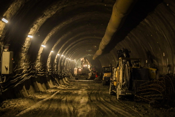 Фандъкова: Продължаваме разширението на метрото и подготвяме следващите етапи за неговото строителство