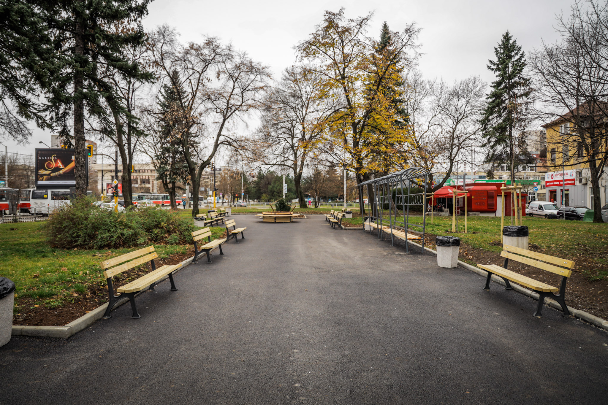 Изградихме осветление във всички големи паркове и градини на София